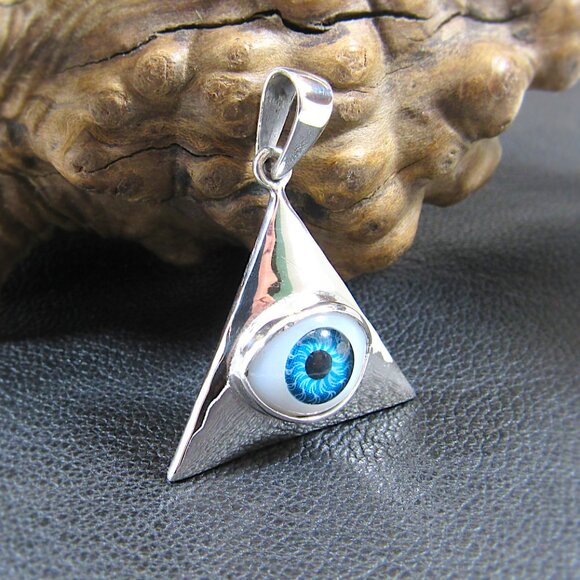Solid 925 Sterling Silver Eyeball in Pyramid Pendant - Illuminati Jewelry - Picture 1 of 9